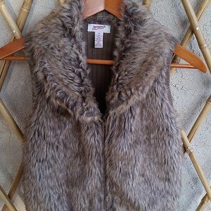 Arizona Jeans Co. Faux Fur/Knitted Vest